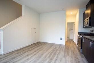 7045 N Mohawk Ave in Portland, OR - Building Photo - Building Photo