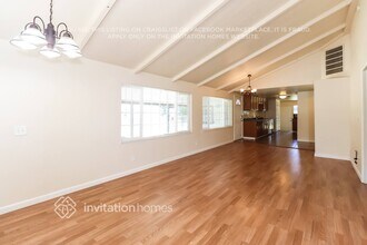 425 Jasmine Ave in West Sacramento, CA - Foto de edificio - Building Photo