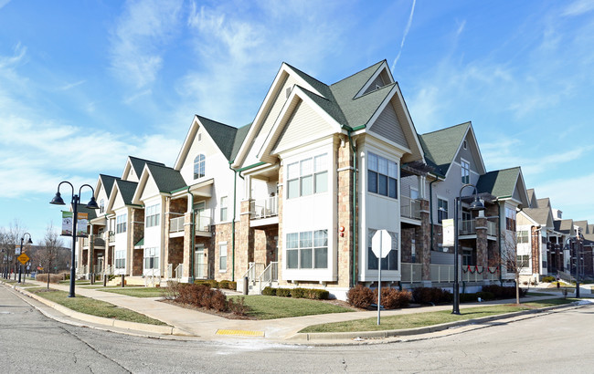 City Center at Deer Creek in New Berlin, WI - Building Photo - Building Photo