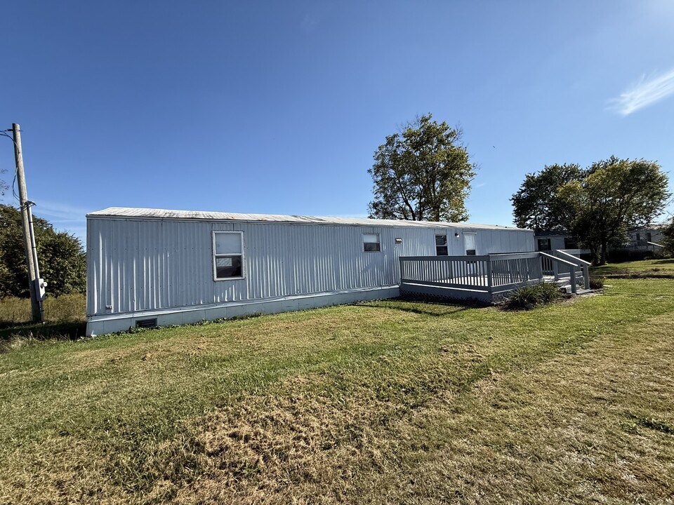 1353 Nevins Station Rd in Lawrenceburg, KY - Building Photo