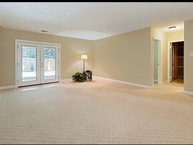 property at 4609 Luxberry Dr