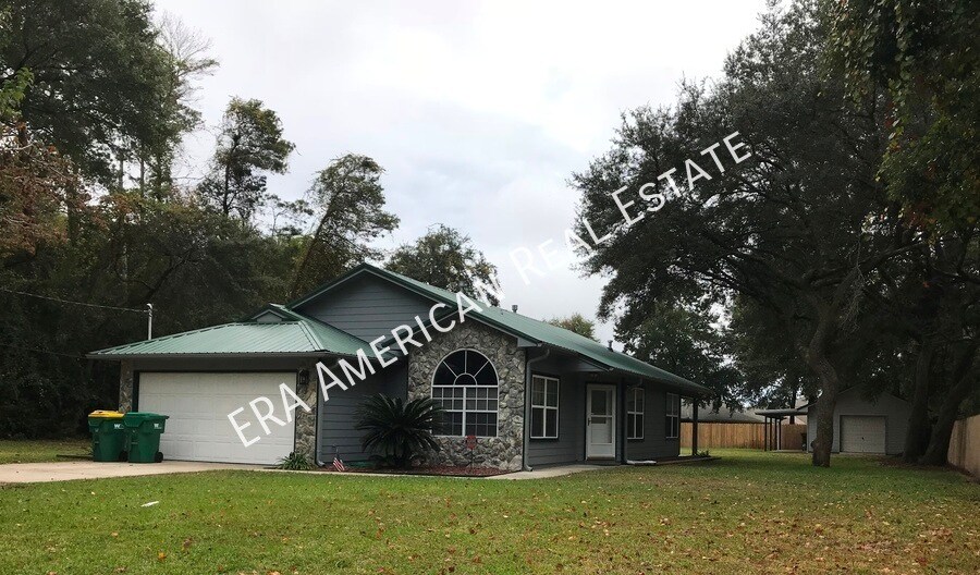 205 Esmond Ct in Niceville, FL - Building Photo