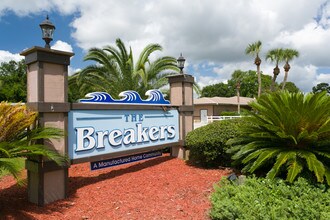 The Breakers in Jacksonville, FL - Building Photo - Building Photo