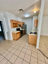 15315 Kamary Ln in San Antonio, TX - Foto de edificio - Building Photo