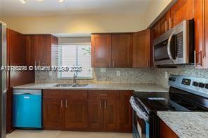 2892 S Le Jeune Rd in Coral Gables, FL - Building Photo - Building Photo