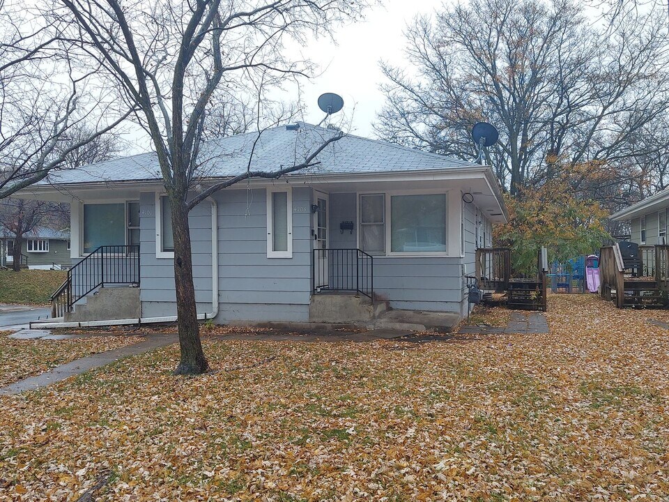 4101 Lowry Ave N-Unit -4103 in Minneapolis, MN - Building Photo