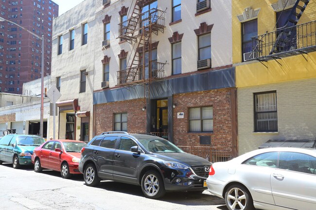 336 E 95th St in New York, NY - Building Photo - Building Photo
