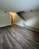 111 Timber Ln in Summerville, SC - Building Photo