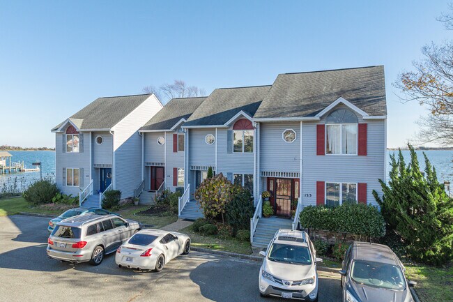 Scott's Point in Hampton, VA - Foto de edificio - Building Photo