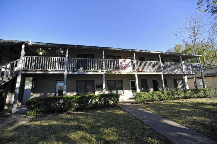 1007 Carlisle in Rosenberg, TX - Foto de edificio