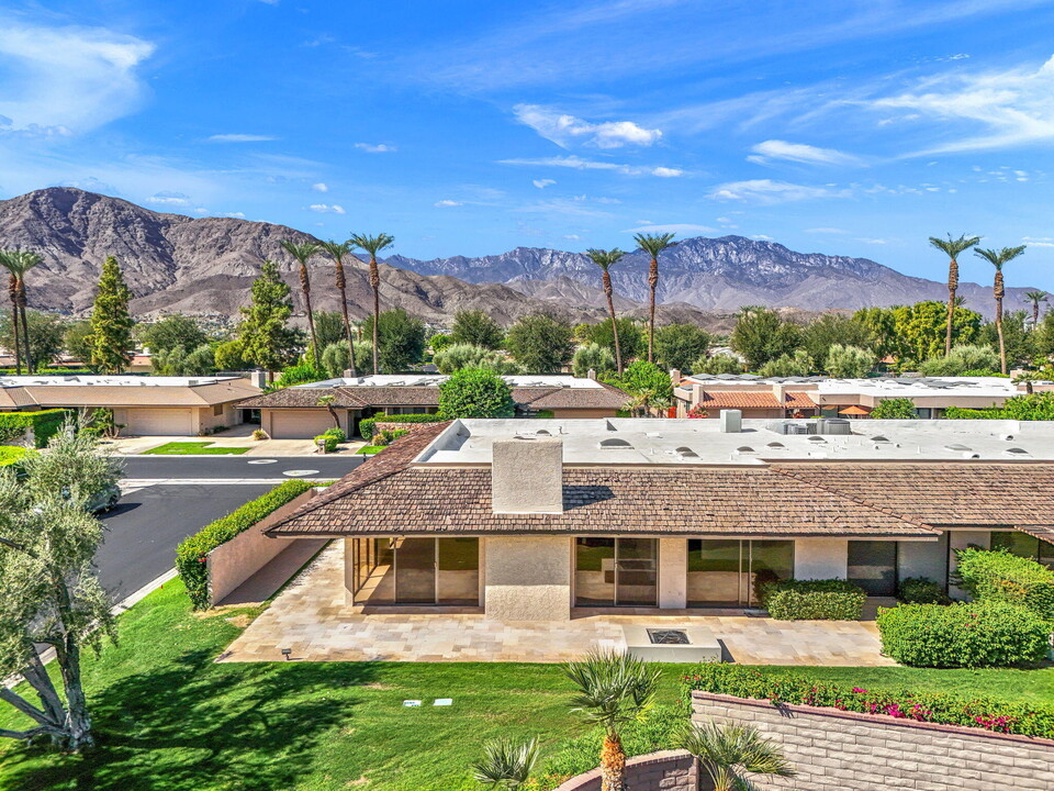 77 Princeton Dr in Rancho Mirage, CA - Building Photo