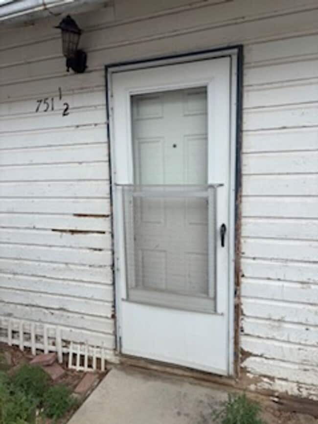 property at 751 1/2 N Durbin St