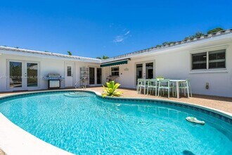 421 NE 22nd Ave in Fort Lauderdale, FL - Building Photo - Building Photo