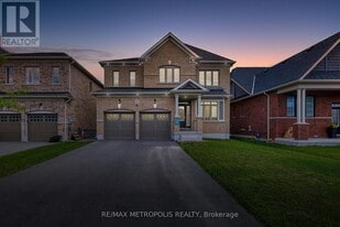 15 Douglas Kemp Crois. in Bowmanville, ON - Building Photo