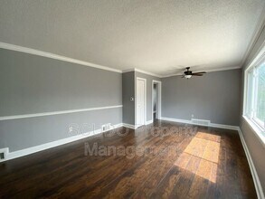 2706 W 77th St in Prairie Village, KS - Building Photo - Building Photo