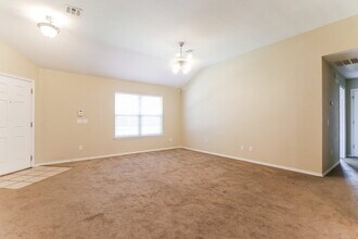 512 SW 38th Terrace in Moore, OK - Building Photo - Building Photo