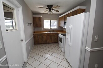 1047 Grandeur St SE in Palm Bay, FL - Building Photo - Building Photo