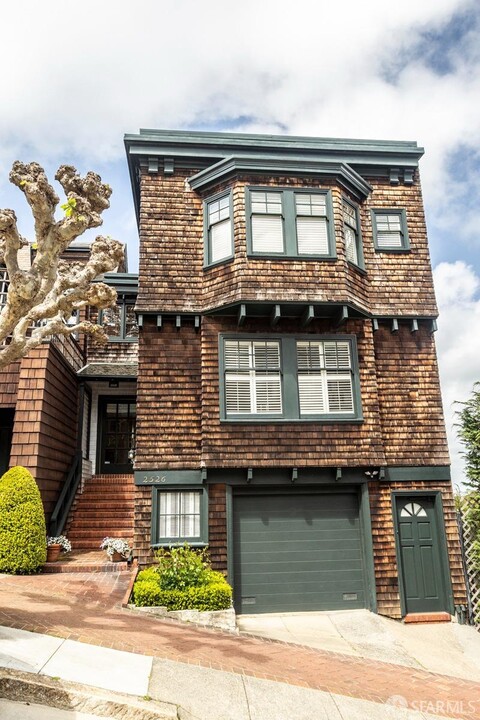 2526 Vallejo St. in San Francisco, CA - Building Photo
