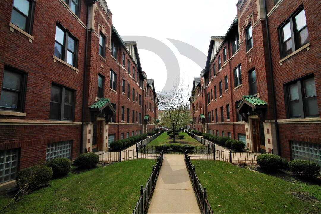 2700 N Spaulding Ave in Chicago, IL - Building Photo