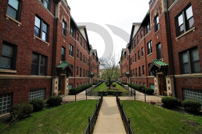 property at 2700 N Spaulding Ave