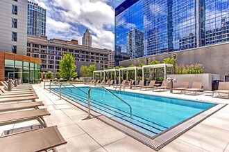 20 W Randolph St in Chicago, IL - Building Photo - Building Photo