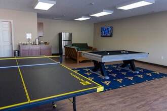 Metro Towers in Morgantown, WV - Building Photo - Building Photo