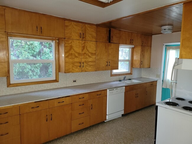 711 Sanford Ave in Richland, WA - Building Photo - Building Photo