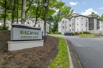 Biscayne in Charlotte, NC - Foto de edificio - Building Photo