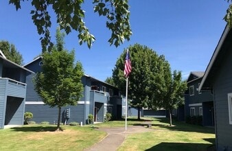 115-Wintercrest Apartments in McMinnville, OR - Building Photo - Interior Photo