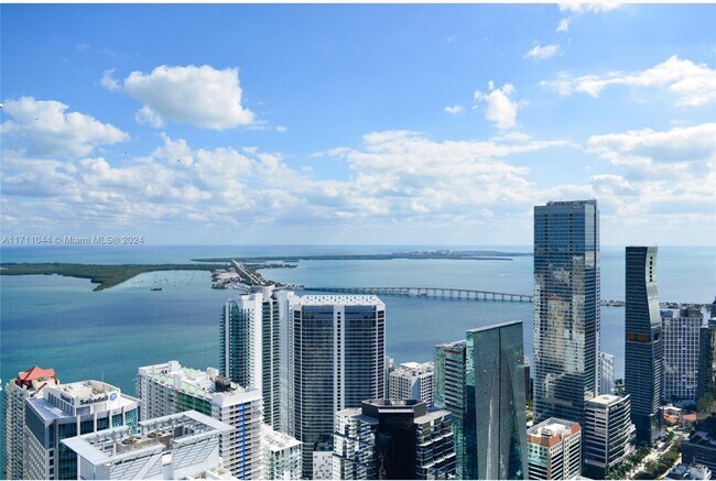 1000 Brickell Plz, Unit 3409 in Miami, FL - Foto de edificio - Building Photo