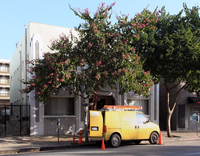 513-519 E Broadway in Long Beach, CA - Foto de edificio - Building Photo
