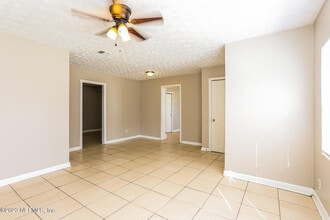 1411 Palmdale St in Jacksonville, FL - Building Photo - Building Photo