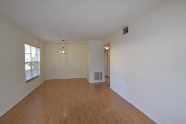 14308 Hanging Moss Cir in Tampa, FL - Building Photo - Building Photo