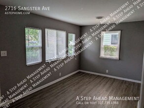 2716 Sangster Ave in Indianapolis, IN - Foto de edificio - Building Photo