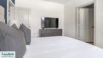 19240 Stokes Rd, Unit 45-409 in Waller, TX - Foto de edificio - Building Photo