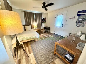 2314 NE Couch St in Portland, OR - Foto de edificio - Building Photo