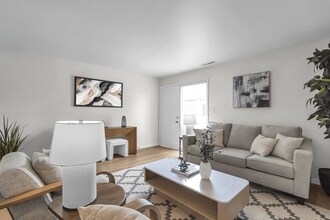 1289 RENTAL CONDO COMMUNITY in Columbus, OH - Foto de edificio - Building Photo