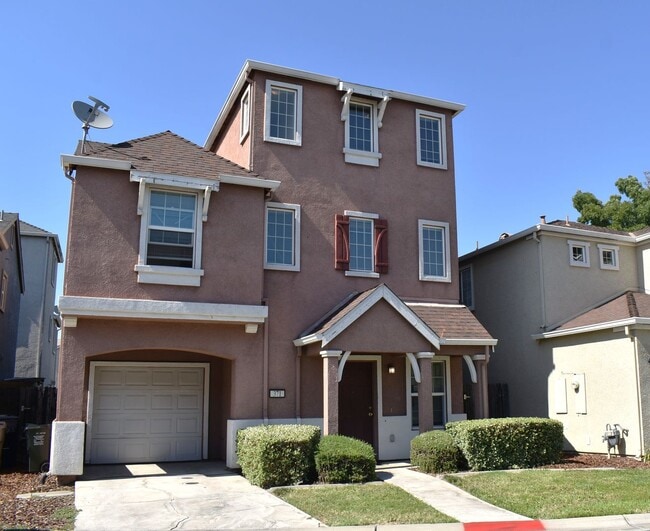 371 Ashwick Loop in Sacramento, CA - Building Photo - Building Photo
