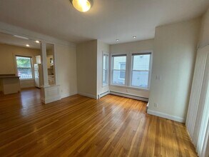 7 Locke St, Unit 1 in Cambridge, MA - Building Photo - Building Photo