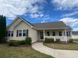 18 Boulder Dr in Stuarts Draft, VA - Building Photo