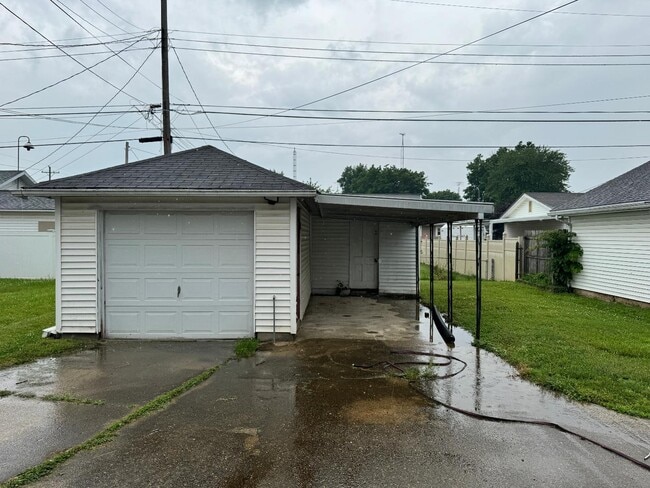 2415 N Grand Ave in Connersville, IN - Building Photo - Building Photo