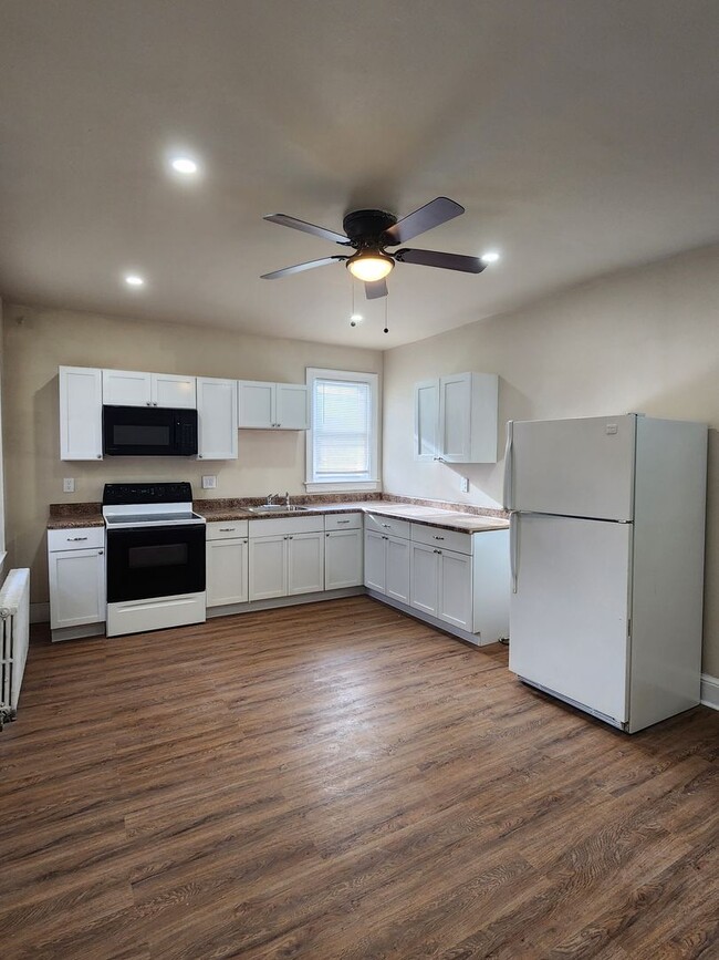 330 W Philadelphia St in York, PA - Foto de edificio - Building Photo