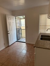 977 N Hill St in Los Angeles, CA - Building Photo - Building Photo