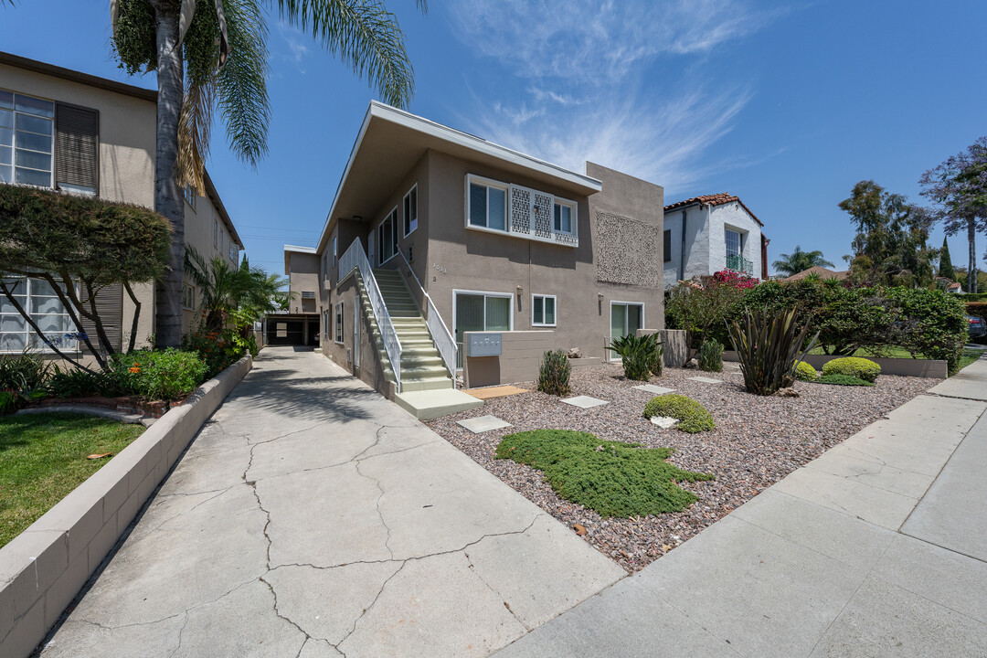 1033 S Curson Ave in Los Angeles, CA - Building Photo