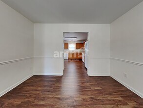 1843 Longmont Dr in Kernersville, NC - Foto de edificio - Building Photo