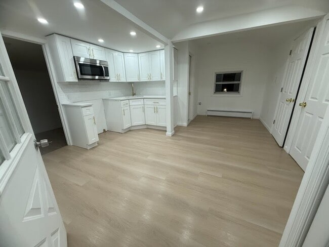 14 Woodland Cir S in Monroe, NY - Foto de edificio - Building Photo