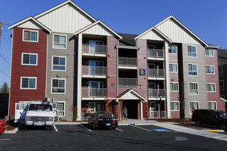 The Vantage I in Lynnwood, WA - Foto de edificio - Building Photo