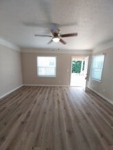 1059 in Long Beach, CA - Foto de edificio - Interior Photo