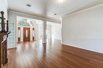 6901 Bright Star Ln in Austin, TX - Building Photo - Building Photo