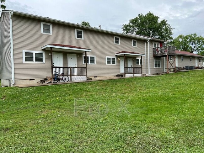 property at 1116 S Elm St